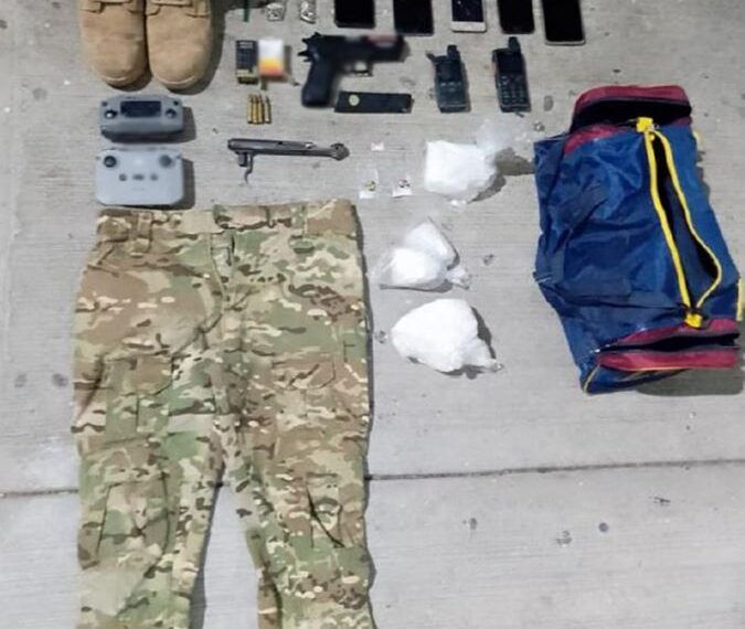 Gobierno vigilará a policías durante su actuar con más de 800 cámaras de solapa