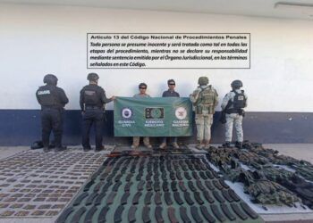 En Parácuaro, Accidente De Camioneta En Puente De Riego Sin Dejar Heridos