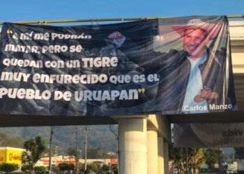 En Parácuaro, Accidente De Camioneta En Puente De Riego Sin Dejar Heridos