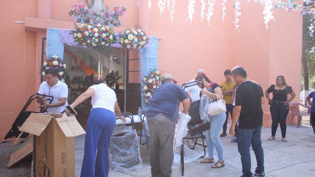 Muere jinete al ser pisoteado por un toro en un jaripeo de Tarímbaro