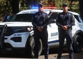 Entrega Bedolla Apoyos A Víctimas De Explosión En Coahuayana