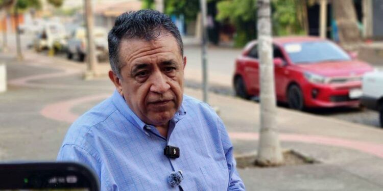 Asegura Fge Armas, Narcóticos, Vehículos Y Detiene A Un Supuesto Elemento De Seguridad Pública En Jungapeo