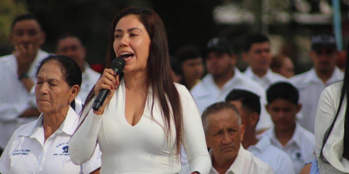 Asegura FGE armas, narcóticos, vehículos y detiene a un supuesto elemento de seguridad pública en Jungapeo