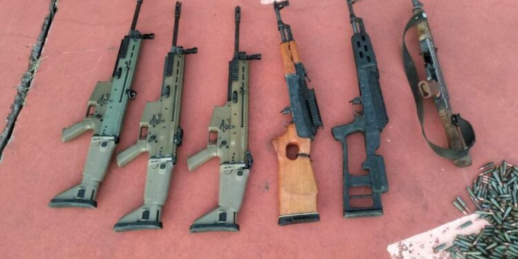 ¡GOLPE CONTUNDENTE AL CRIMEN EN TIERRA CALIENTE! destruyen campamentos y aseguran arsenal en audaz operativo en Tierra Caliente