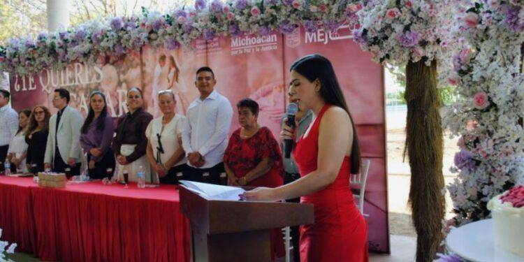 ¡PLUMAS, CORAZÓN Y SOLIDARIDAD! Francisco Aguilar y su equipo entregan 2,400 pollitas ponedoras para reactivar la Economía Rural