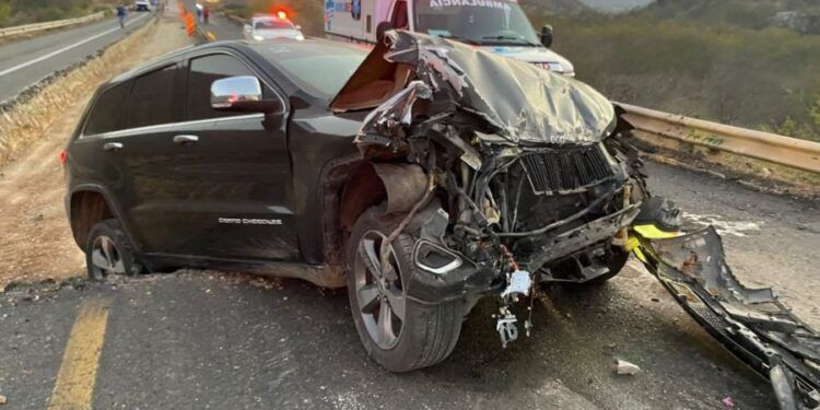 Auto y camioneta se destrozan, dejando un muerto y dos heridos graves en la Autopista 1 ¡Día histórico para la UMSNH! Se crean nuevas licenciaturas y se actualizan programas académicos
