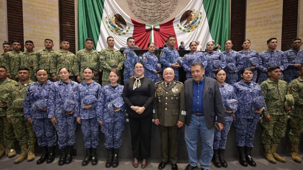 Ejército Mexicano: Lealtad Al Pueblo Y Defensa De La Constitución: Cruz Lucatero 19 Ejercito Mexicano Lealtad Al Pueblo Y Defensa De La Constitucion Cruz Lucatero - El Día De Michoacán