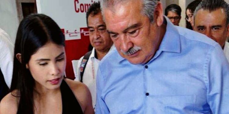 Cambio de sede en visita a Apatzingán del Senador Raúl Morón: Paola Castañeda 1 Madre e hijo, falsos cirujanos, dejan estela de destrozos corporales en Morelia