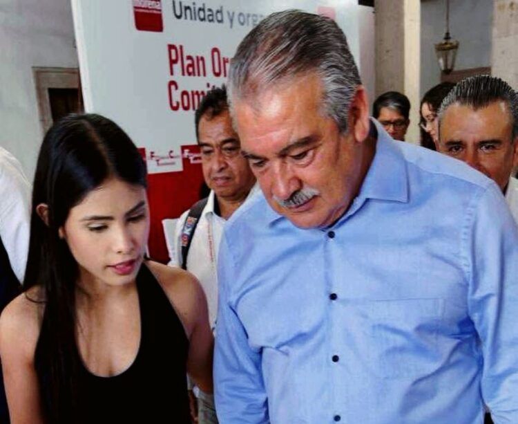 Paola Castaneda Caminemosjuntos Portada - El Día De Michoacán