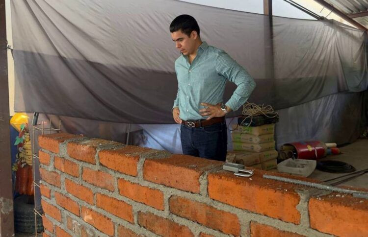 Ultimos Detalles Para La Entrega De La Biblioteca Escolar - El Día De Michoacán
