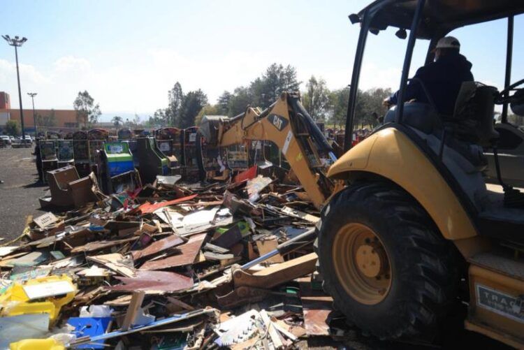 Destruccion De 803 Maquinas - El Día De Michoacán