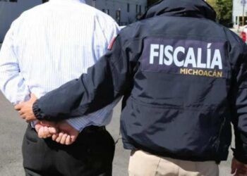 En Apatzingán, Lo Acusan De Amagar Con Pistola A Joven Para Quitarle Su Moto Y Hasta Sus Pertenencias