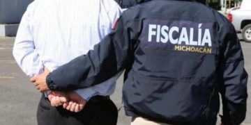 En Apatzingán, Lo Acusan De Amagar Con Pistola A Joven Para Quitarle Su Moto Y Hasta Sus Pertenencias