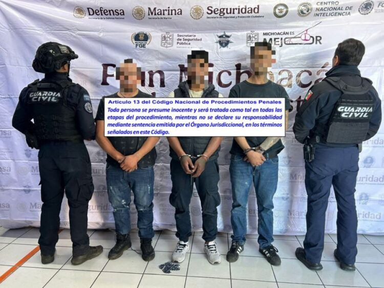 5 Capturados Y Un Impresionante Arsenal Asegurado 2 - El Día De Michoacán