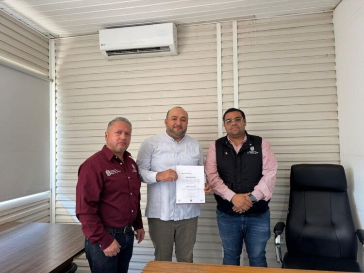 Arq Carlos Parra - El Día De Michoacán