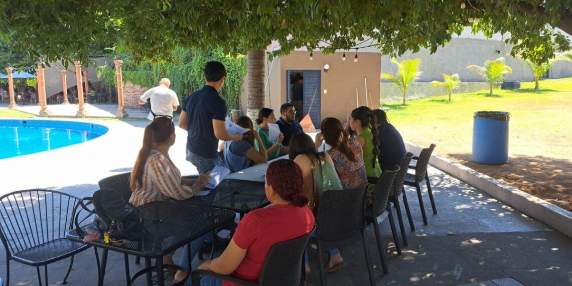 Así corrió el encargado al ver al reportero