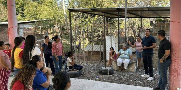 Gladyz Butanda nombra al Arquitecto Carlos Parra como delegado en Apatzingán para transformar el transporte