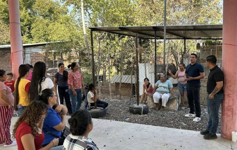 Gladyz Butanda nombra al Arquitecto Carlos Parra como delegado en Apatzingán para transformar el transporte