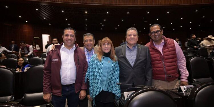 Gladyz Butanda Nombra Al Arquitecto Carlos Parra Como Delegado En Apatzingán Para Transformar El Transporte