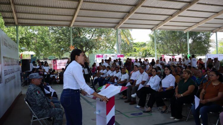 Fanny Arreola Pone En Marcha 2Da Jornada De Modulos De La Feria Por La Paz En Apatzingan 2 - El Día De Michoacán