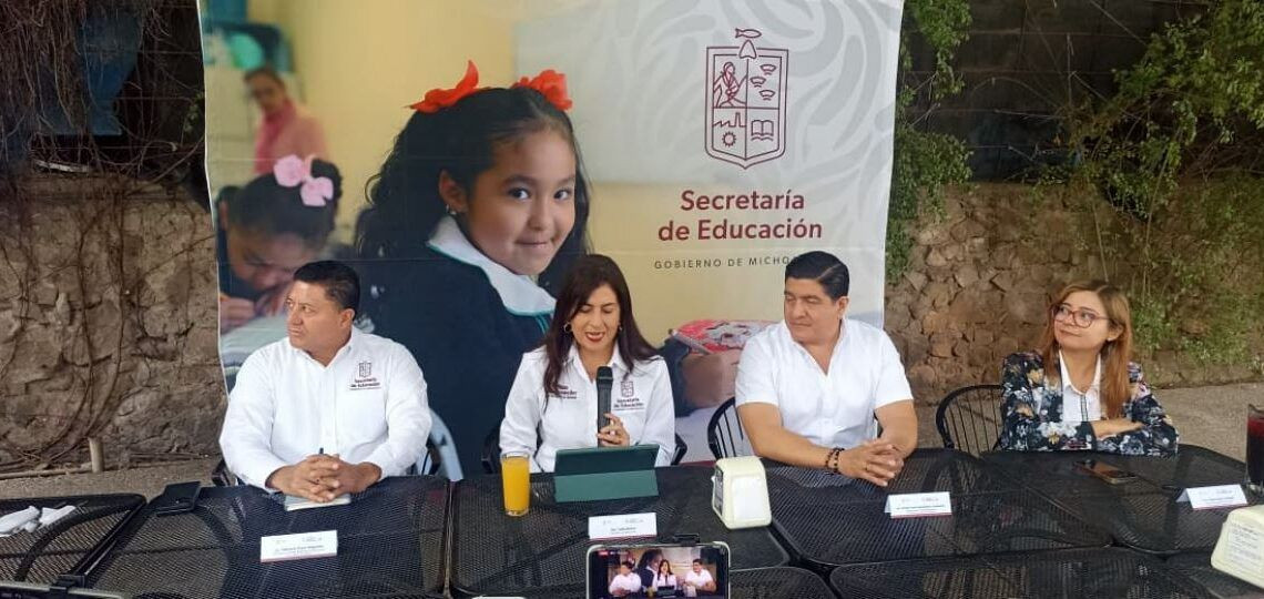 Gaby Molina Se Incomoda - El Día De Michoacán