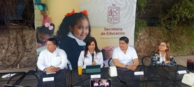 Gaby Molina Se Incomoda - El Día De Michoacán