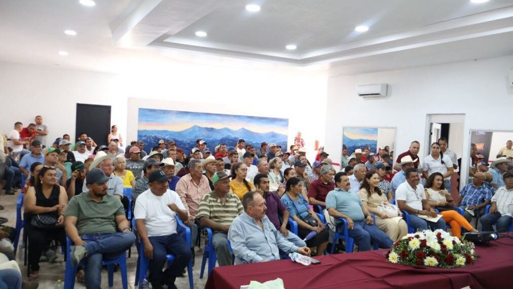 ¡ESCÁNDALO EN MICHOACÁN! Padre Goyo humilla a Bedolla: «Primero los nuestros, no Cuba; muestre humanismo con los que SUS AMIGOS DE LA MAÑA DESPLAZARON»