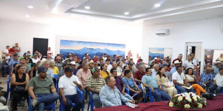 ¡ESCÁNDALO EN MICHOACÁN! Padre Goyo humilla a Bedolla: «Primero los nuestros, no Cuba; muestre humanismo con los que SUS AMIGOS DE LA MAÑA DESPLAZARON»