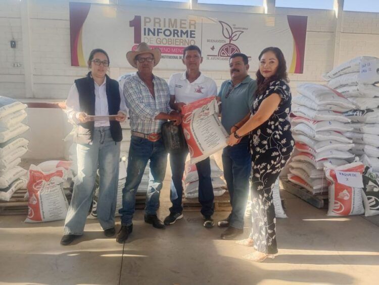Irma Moreno Entrega Fertilizante 100 Gratuito 2 - El Día De Michoacán