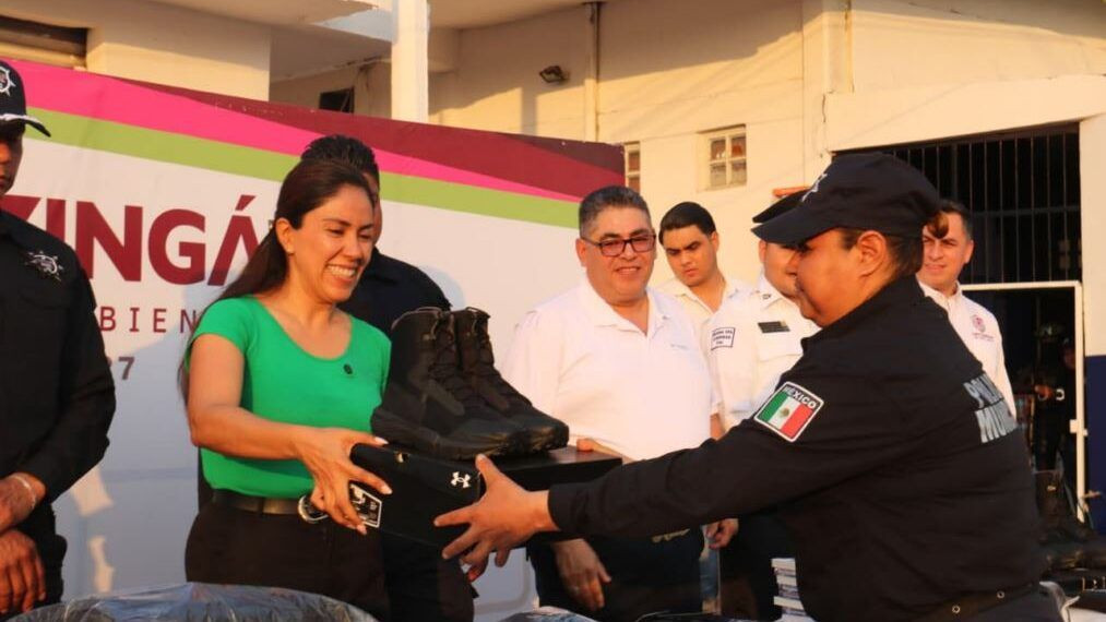 Mas Equipo Y Nuevas Unidades Para La Policia De Apatzingan 1 - El Día De Michoacán