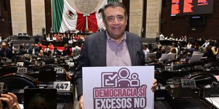 Comando Armado Embosca A La Guardia Civil; Agoniza Un Policía