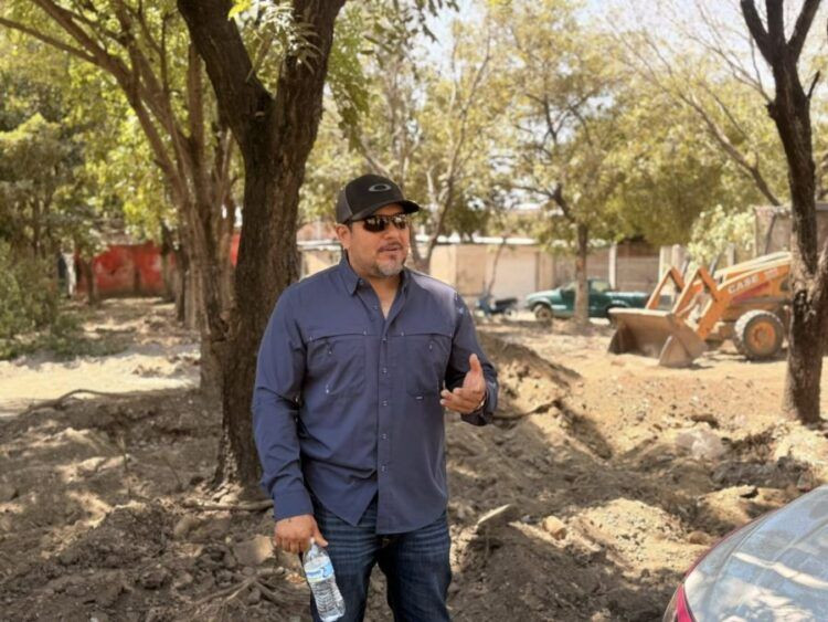 Supervisan Inicio De Obra Que Convertira Basurero En Un Sueno Para La Ninez De Apatzingan 1 - El Día De Michoacán