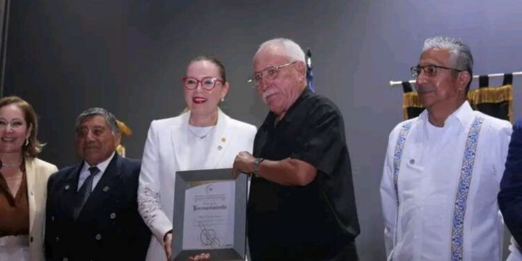 Varios Apatzinguenses Fueron Reconocidos 1 - El Día De Michoacán