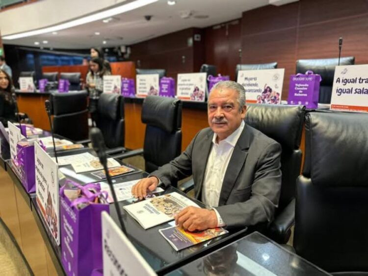 Presidente De La Comision De Educacion Del Senado De La Republica Encabece El Conversatorio La Libertad Empieza En La Escuela - El Día De Michoacán