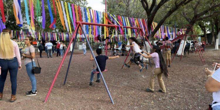 ¡DE BASURERO A SUEÑO CUMPLIDO! Fanny Arreola y Ramón Ramírez transforman la Colonia Ferrocarril en un Jardín familiar