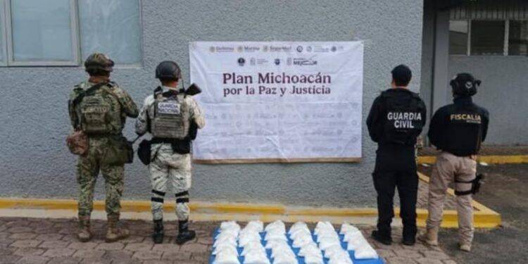 En Morelia, Cateo Estratégico Deja Un Detenido, Droga, Arsenal Y Un Botín De Más De 95 Mil Pesos En Efectivo