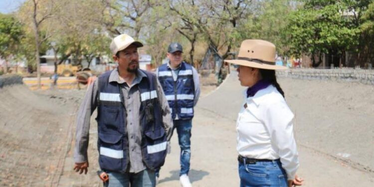 Avanza con fuerza la remodelación del Parque Amanecer: Fanny Arreola 1 La FGE capacita a Defensa y Guardia Nacional en Apatzingán con protocolos que evitan abusos