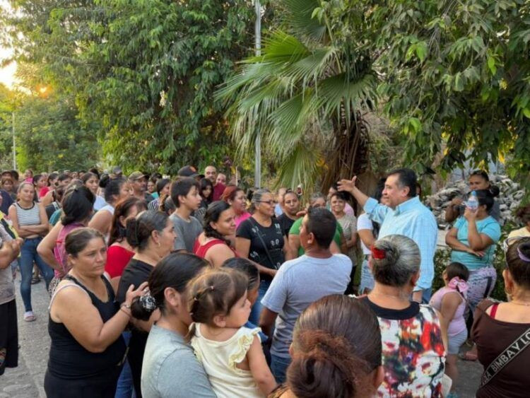 Cruz Lucatero Pone En Marcha Programa De Abasto Popular En Apatzingan 1 - El Día De Michoacán