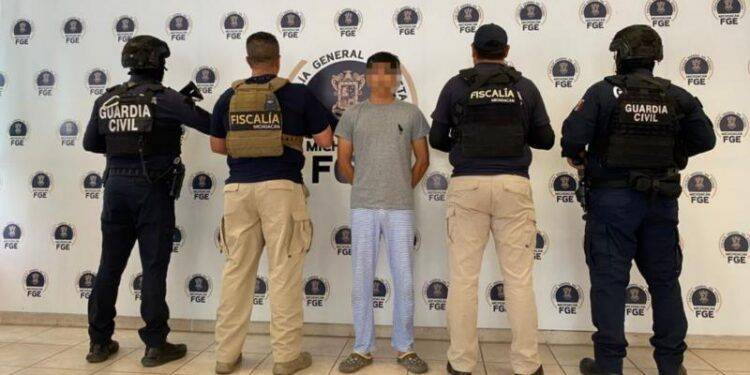 Abandonan dos cadáveres encobijados bajo un puente en San Antonio La Labor de Apatzingán