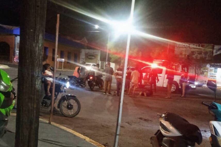 En Apatzingán, Joven Motociclista Es Embestido Por Un Auto Que Huye A Toda Velocidad 19 Esquina Oxxo De Joaquin Amaro Motociclista Atropellado - El Día De Michoacán