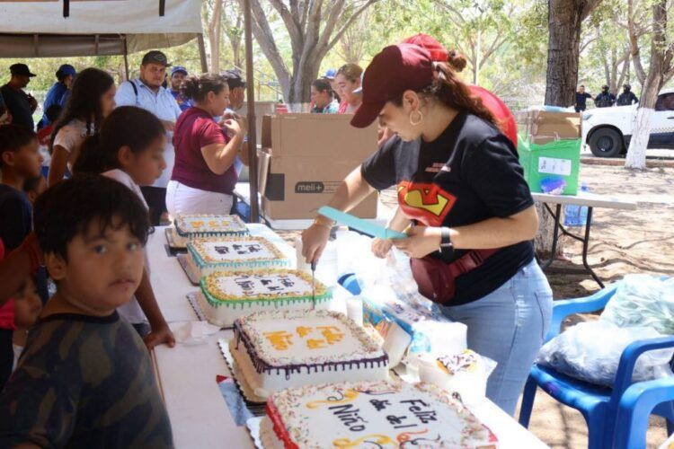 Irma Moreno Celebro El Dia Del Nino En Buenavista 1 - El Día De Michoacán