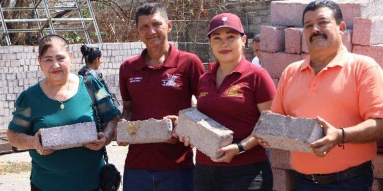 ¡65 KILOS DE MARIGUANA EN SIMPLES MALETAS! Mujer fue capturada por los Guardianes del Camino en la Autopista de Occidente