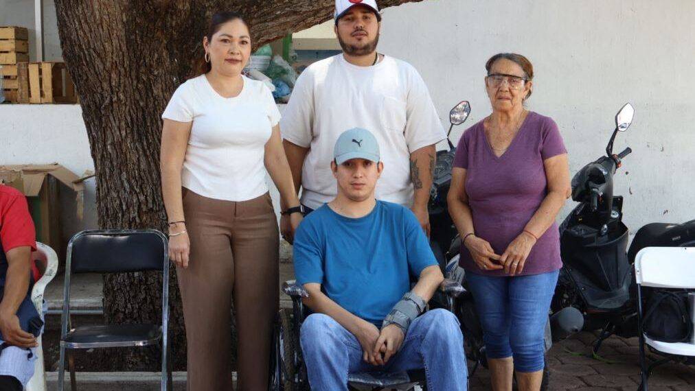 Gobierno de Apatzingán inaugura nueva parada de transporte en la colonia Rubén Romero