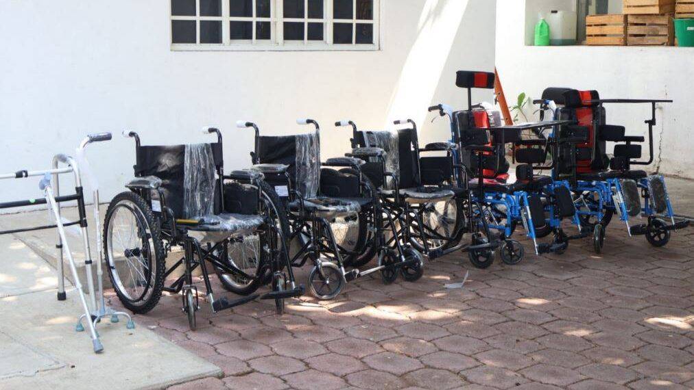 Gobierno de Apatzingán inaugura nueva parada de transporte en la colonia Rubén Romero