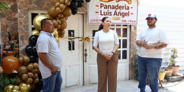 Gobierno De Apatzingán Inaugura Nueva Parada De Transporte En La Colonia Rubén Romero