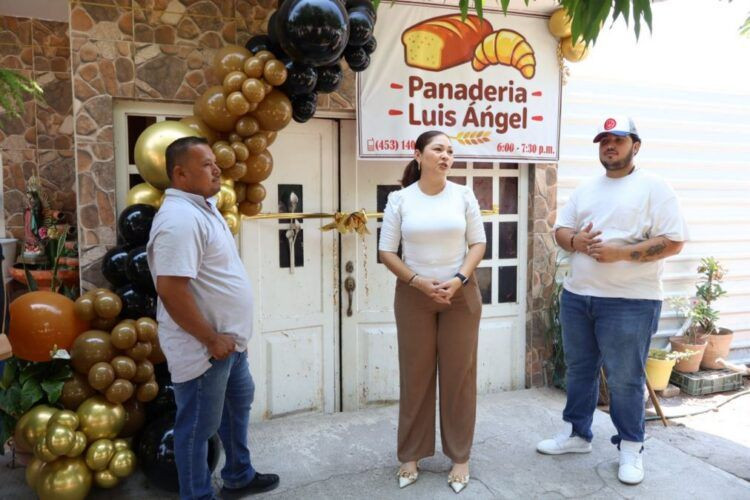 Irma Moreno Entrega Panaderia Completamente Equipada 1 - El Día De Michoacán