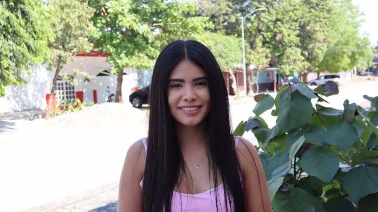 Paola Castaneda - El Día De Michoacán