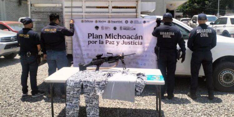 Guardianes Del Camino Aseguran A Dos Hombres Con Droga, Cartuchos Y Un Arma Calibre .50