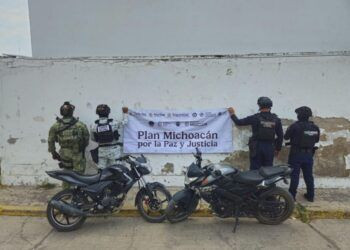 Guardianes Del Camino Aseguran A Dos Hombres Con Droga, Cartuchos Y Un Arma Calibre .50