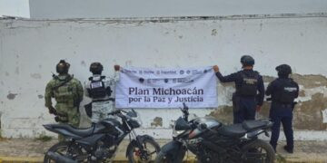 Guardianes Del Camino Aseguran A Dos Hombres Con Droga, Cartuchos Y Un Arma Calibre .50